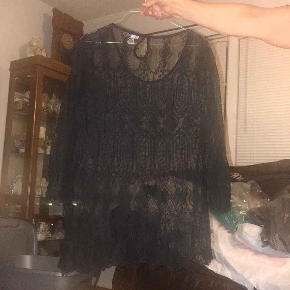 Top - Picture 2 of 2